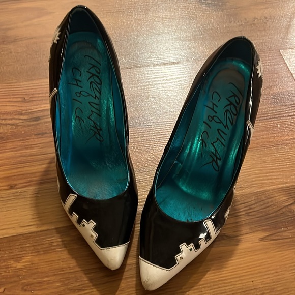 Irregular Choice NYC patent heels - Picture 2 of 6